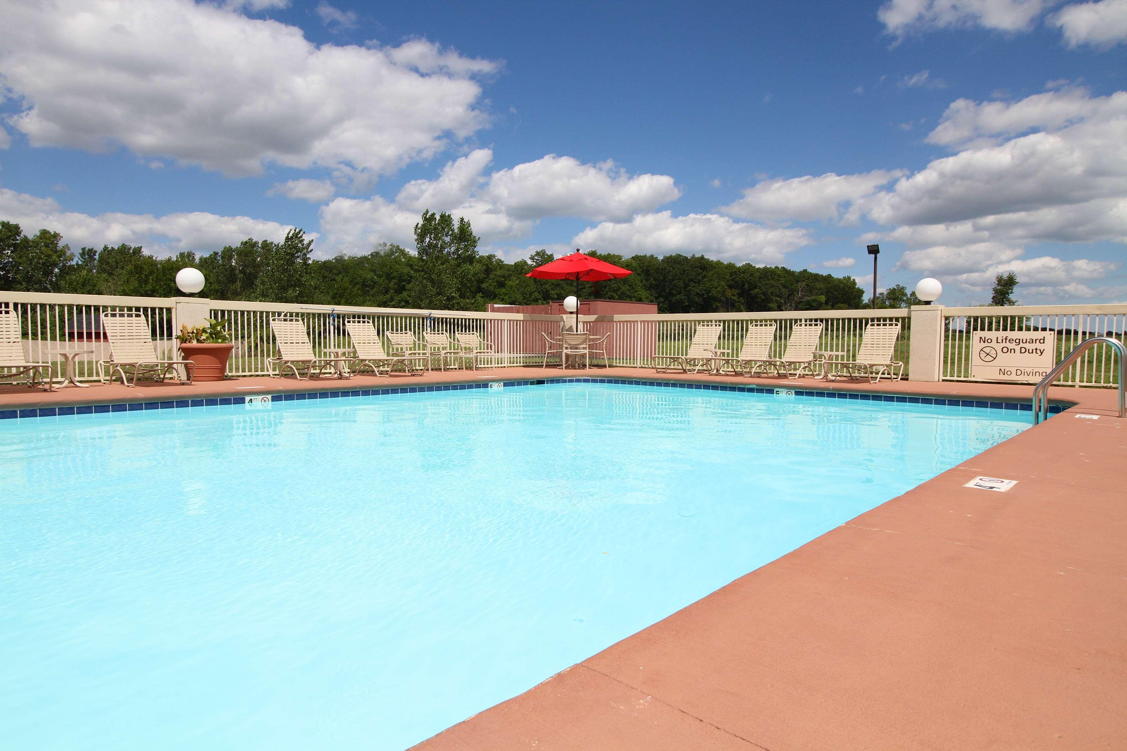 Country Inn & Suites By Radisson, Sandusky South, Oh Milan ภายนอก รูปภาพ