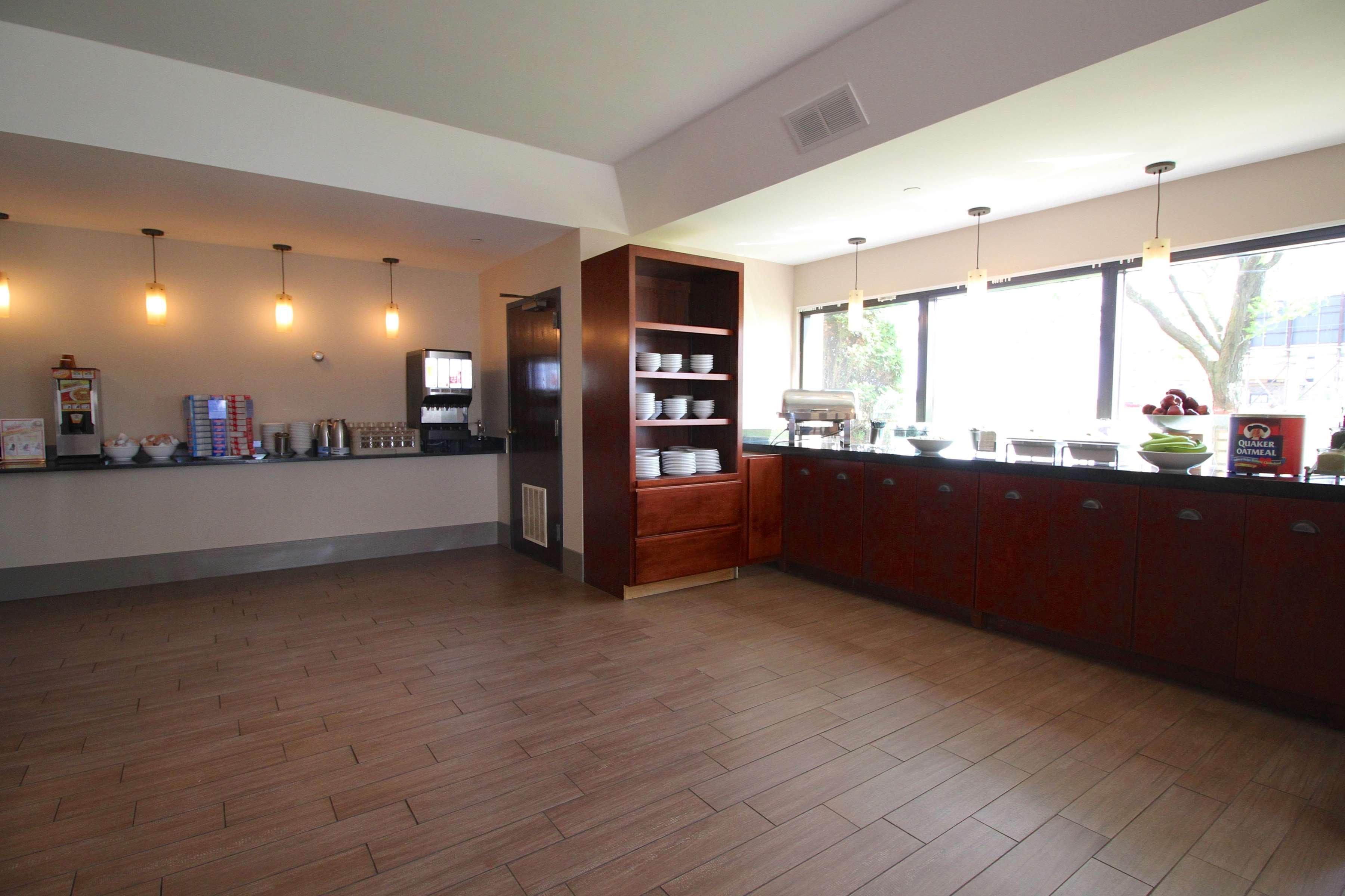 Country Inn & Suites By Radisson, Sandusky South, Oh Milan ภายนอก รูปภาพ